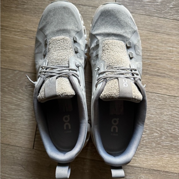 On Running Light Gray Athletic Shoes - Picture 1 of 5